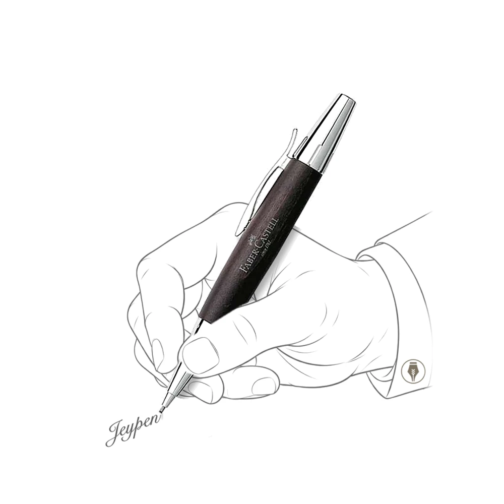 اتود فابرکاستل مدل ایموشن رنگ پیروود دارک براون (چوب گلابی) در دست آقا