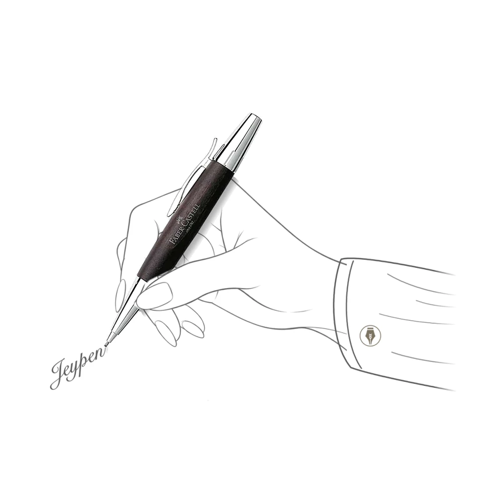 اتود فابرکاستل مدل ایموشن رنگ پیروود دارک براون (چوب گلابی) در دست خانم